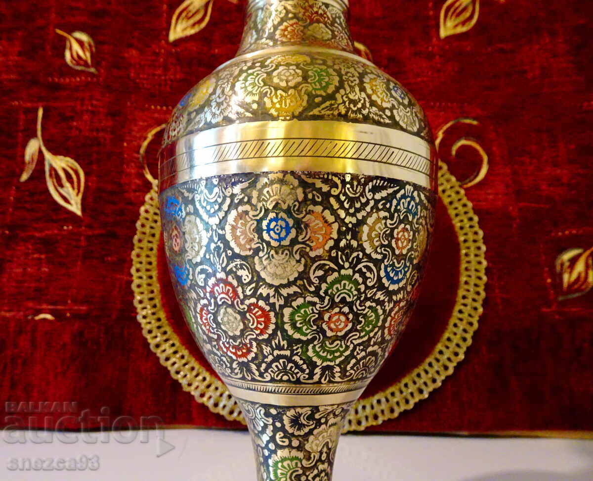 Livrarea Vază din bronz 32 cm, email celular colorat