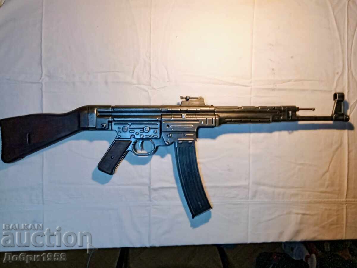 REPLICĂ METALICĂ MP44 StG. SS(ᛋᛋ) STURMGEWEHR