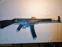 REPLICĂ METALICĂ MP44 StG. SS(ᛋᛋ) STURMGEWEHR