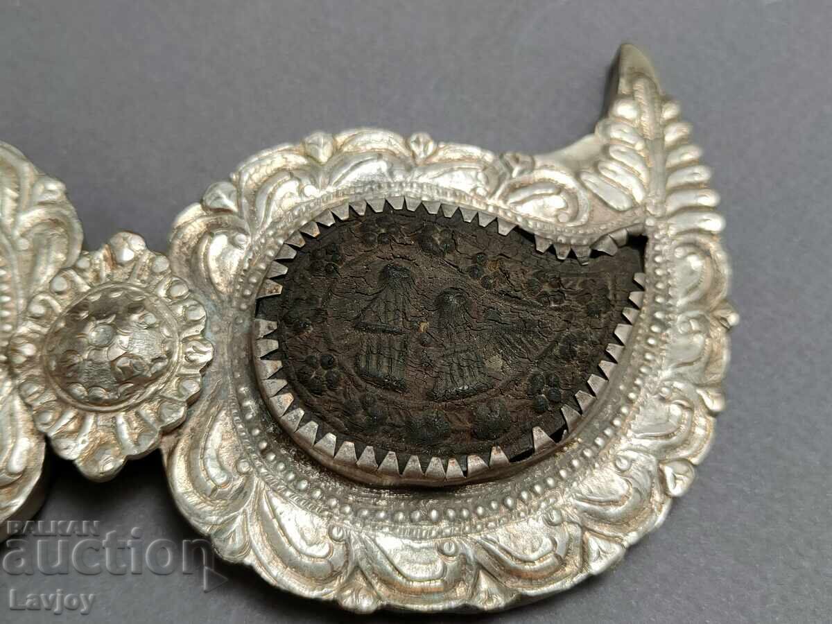Delivery of Large silver belt buckle angels bone
