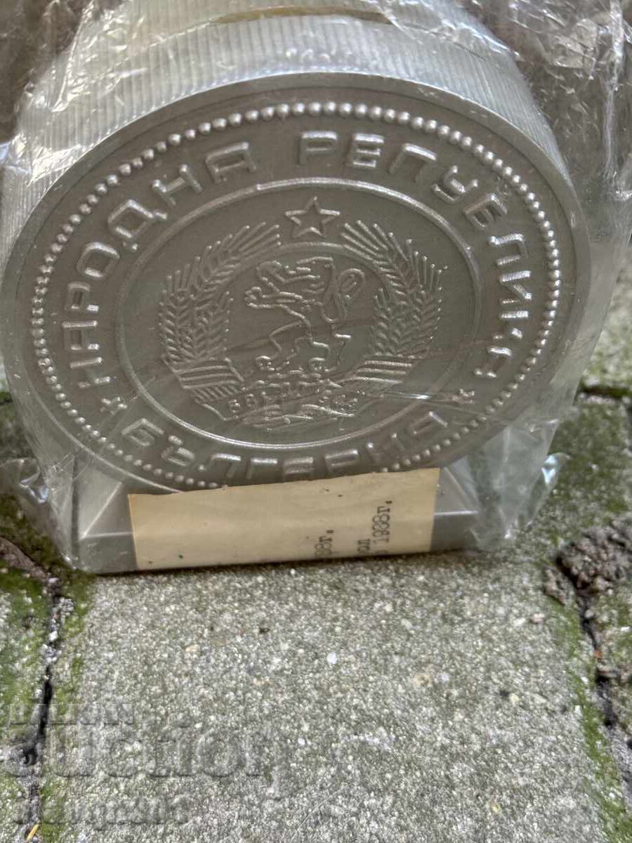 Pușculiță 1 leu 1962 cu preț € 4.50 | 8.80 BGN