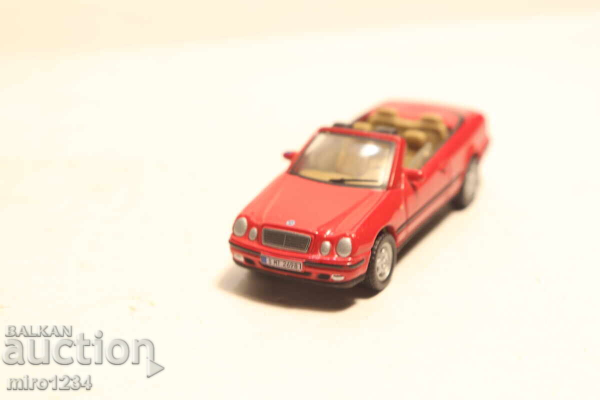 Licitație MODEL MAȘINĂ MERCEDES BENZ CLK 1/72