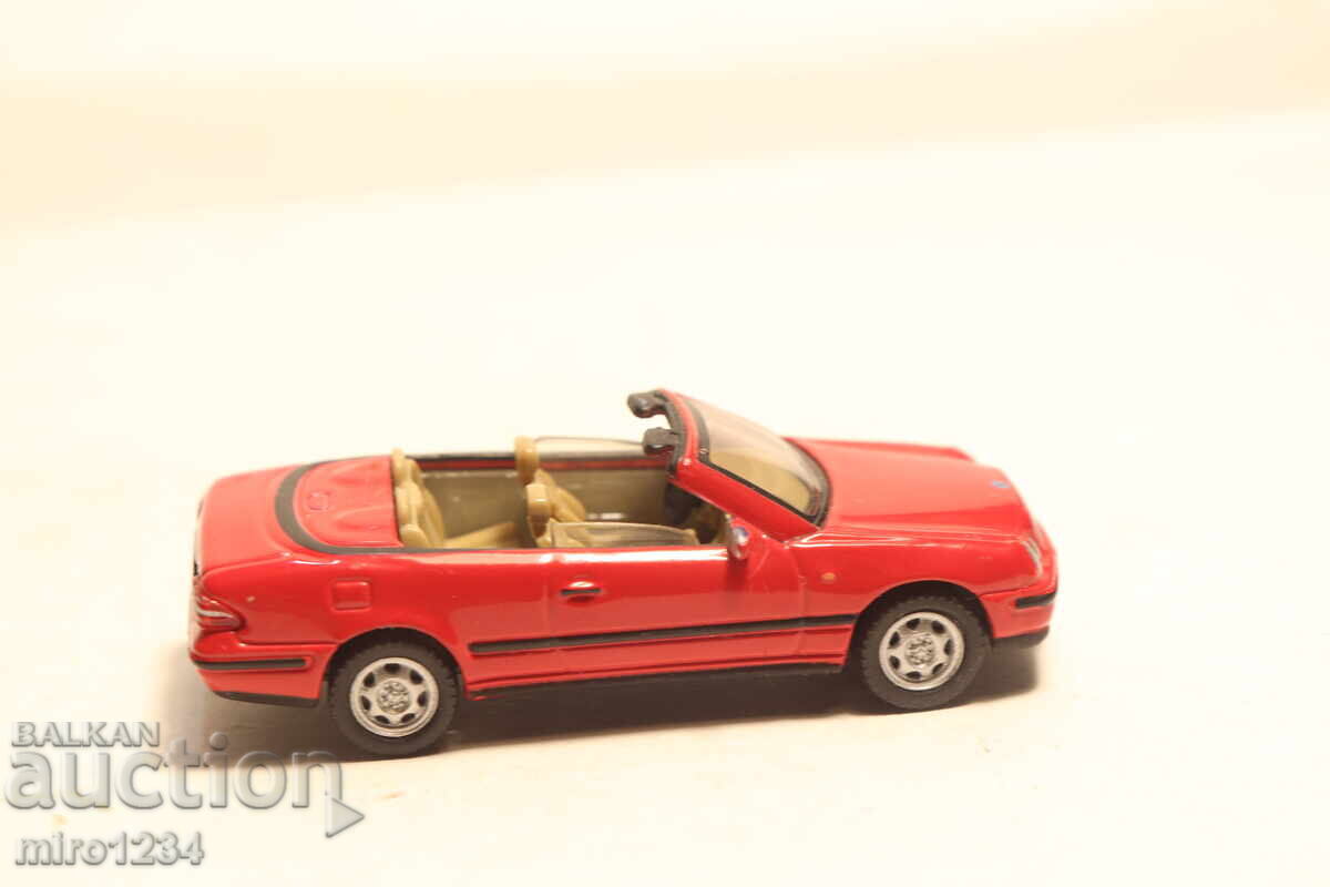 Livrarea MODEL MAȘINĂ MERCEDES BENZ CLK 1/72