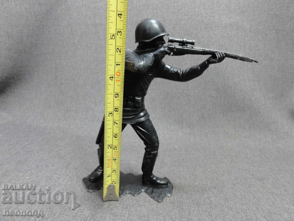 OLD RETRO USSR PLASTIC FIGURE RUSSIAN SOLDIER WWII - 6
