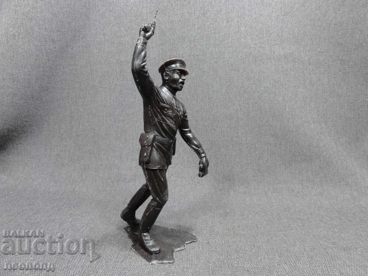 OLD RETRO USSR PLASTIC FIGURE RUSSIAN SOLDIER WWII - 5 OLD RETRO USSR PLASTIC FIGURE RUSSIAN SOLDIER WWII - 5