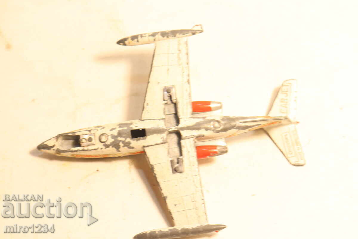 MODEL METALIC DE AVION cu preț € 0.01 | 0.02 BGN