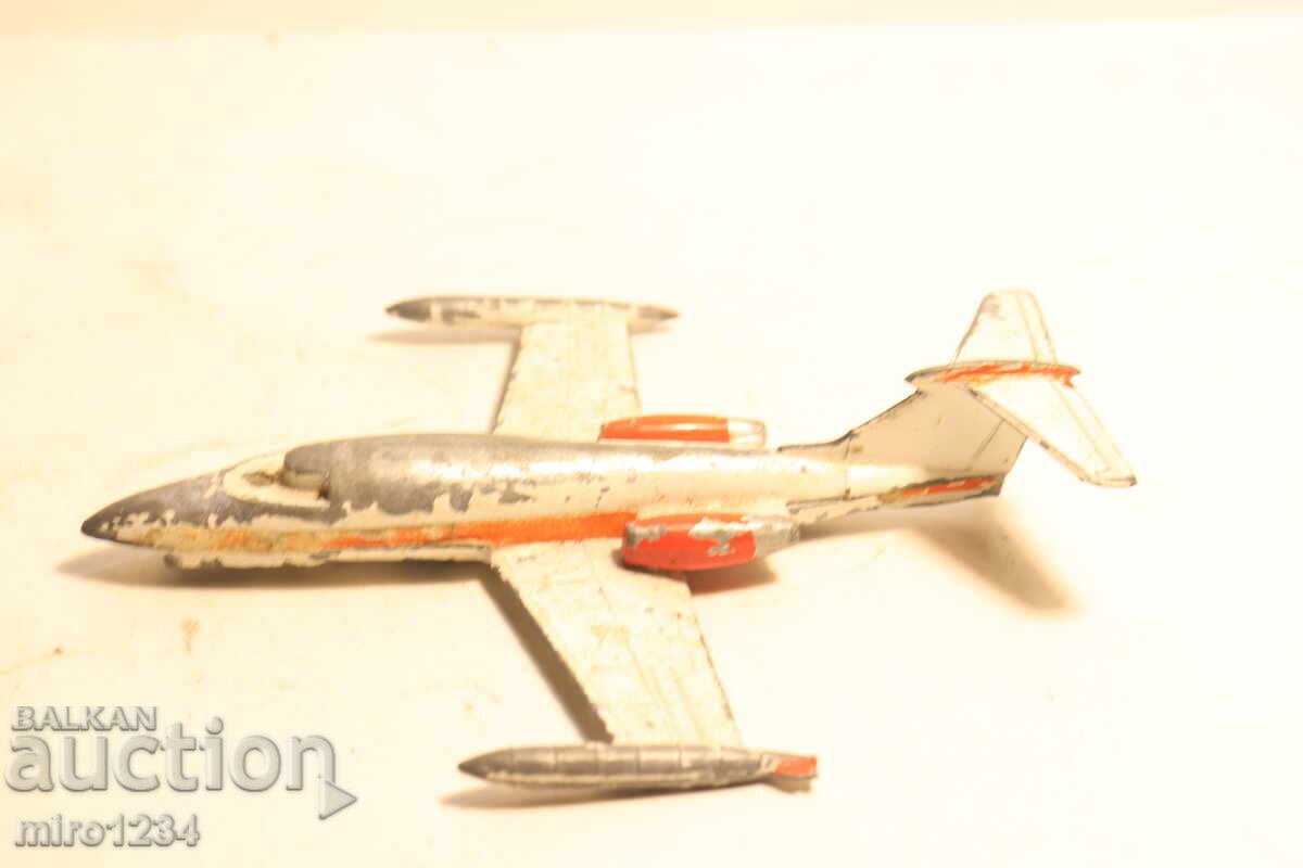 Livrarea MODEL METALIC DE AVION