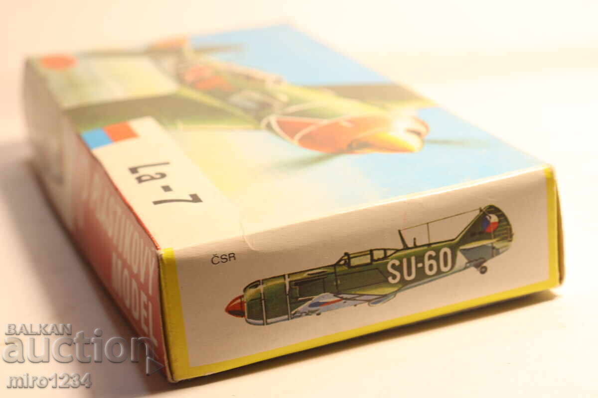 Licitație 1/72 LA-7 AVION STAR MODEL DE ASAMBLAT Licitație 1/72 LA-7 AVION STAR MODEL DE ASAMBLAT