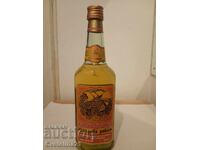 Țuică veche de struguri alcool vechi