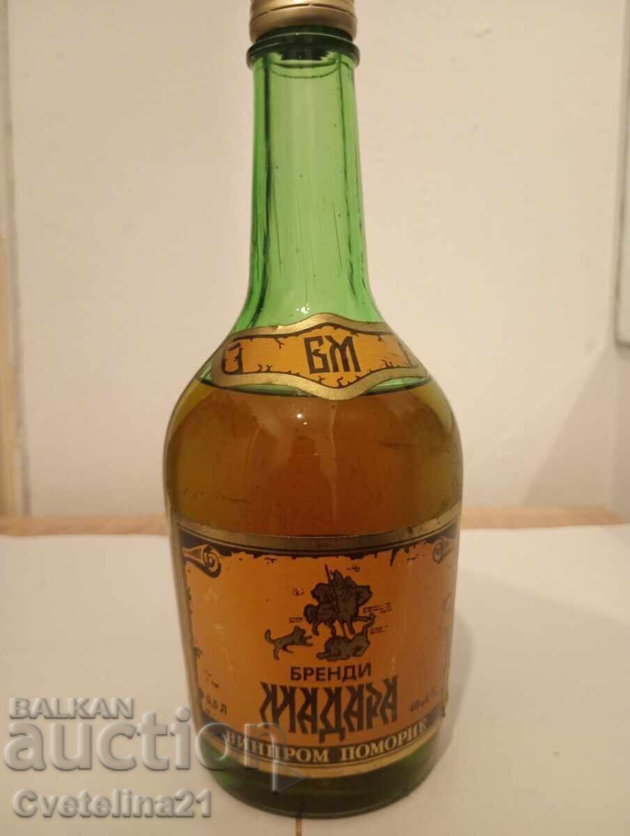 Παλαιό μπράντι Madara παλαιό αλκοόλ