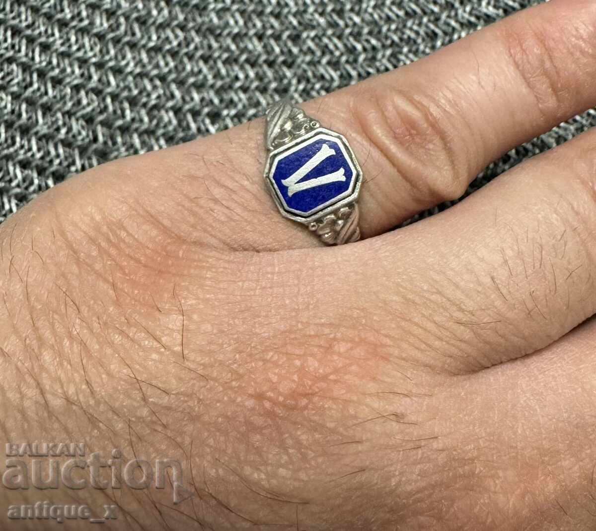 Λέφσκι Σόφιας - βασιλικό ποδοσφαιρικό ασημένιο σμαλτωμένο δαχτυλίδι με τιμή € 300.00 | 586.75 BGN Λέφσκι Σόφιας - βασιλικό ποδοσφαιρικό ασημένιο σμαλτωμένο δαχτυλίδι με τιμή € 300.00 | 586.75 BGN