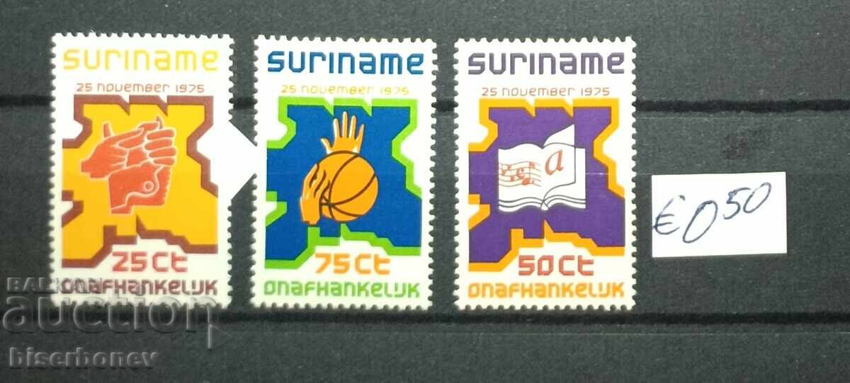 Surinam, 1975, spate curat