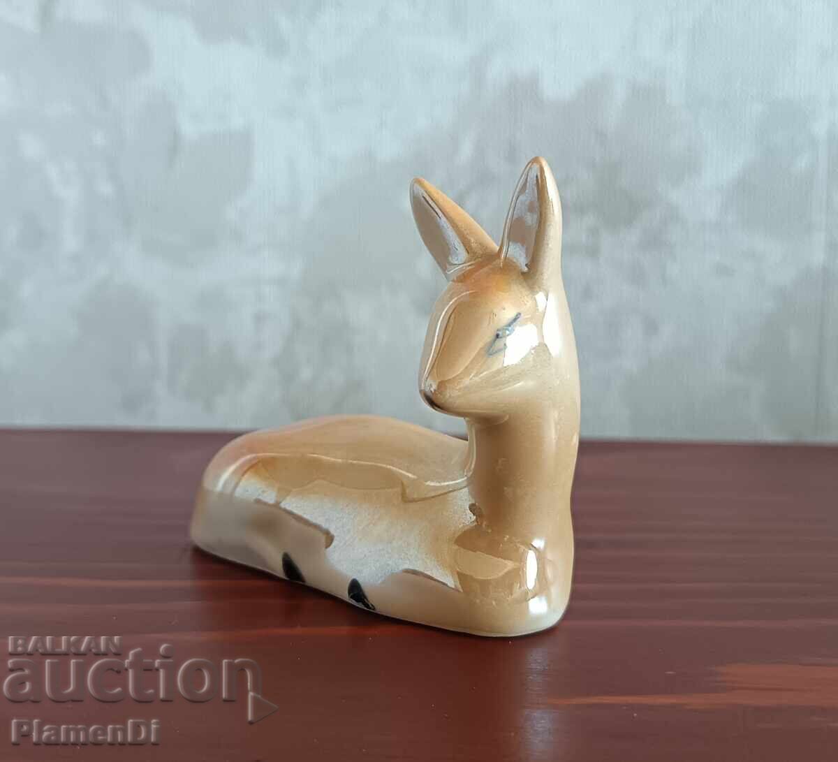Figurină din porțelan „Căprioară culcată”, porțelan socialist „Izida” SIP cu preț € 23.00 | 44.98 BGN