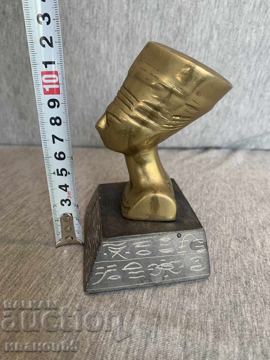 Statuie veche din bronz Nefertiti cu preț € 35.00 | 68.45 BGN Statuie veche din bronz Nefertiti cu preț € 35.00 | 68.45 BGN