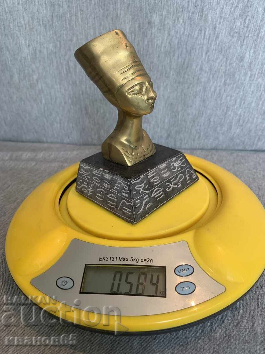 Livrarea Statuie veche din bronz Nefertiti Livrarea Statuie veche din bronz Nefertiti