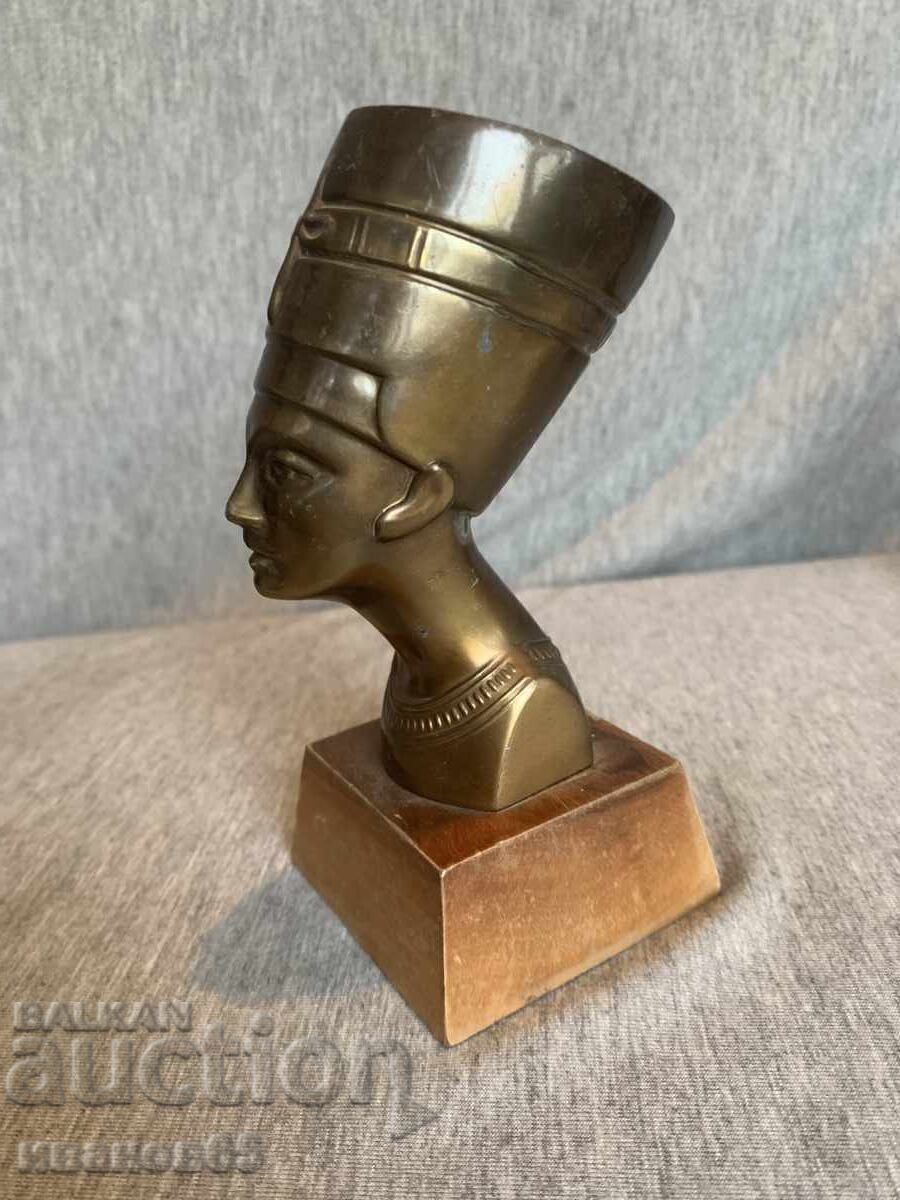 Licitație Statuie Nefertiti
