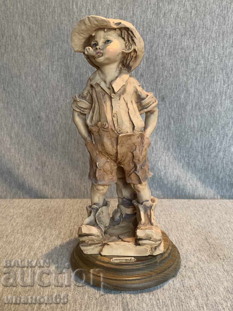 Figurină CAPODIMONTE cu băiat