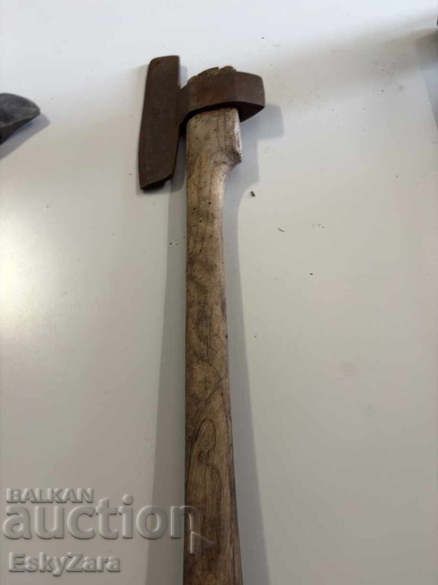 Παράδοση Παλιά πλατιά τσεκούρι / σκεπάρνι για το πελέκημα δοκαριών με σφραγίδα Παράδοση Παλιά πλατιά τσεκούρι / σκεπάρνι για το πελέκημα δοκαριών με σφραγίδα