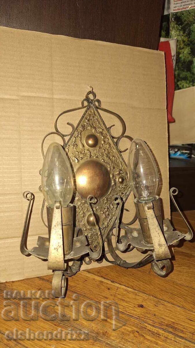 Lampă veche / aplică cu preț € 5.00 | 9.78 BGN