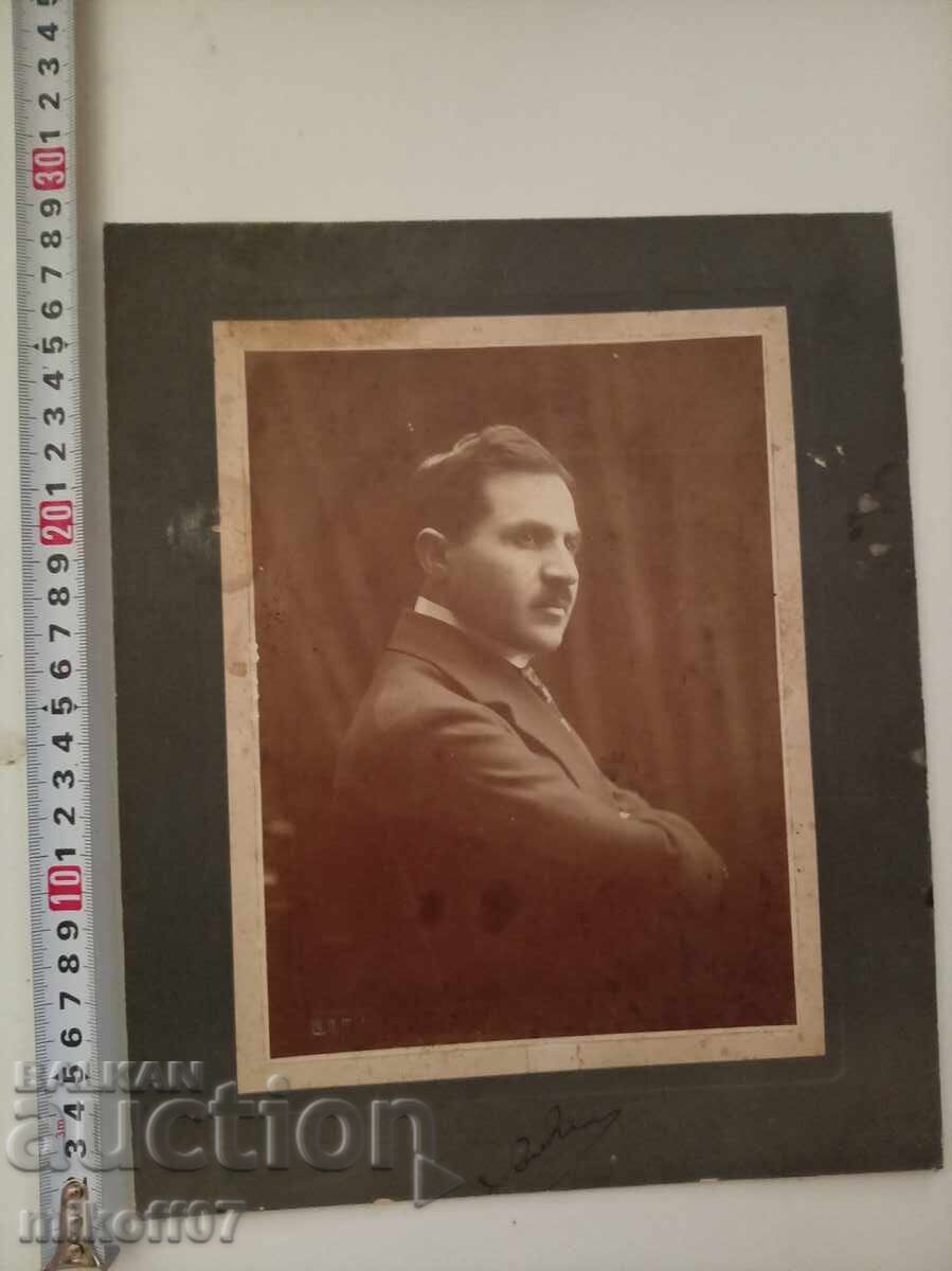 Φωτογραφία σε χαρτόνι Δρ. Κολάροφ με υπογραφή