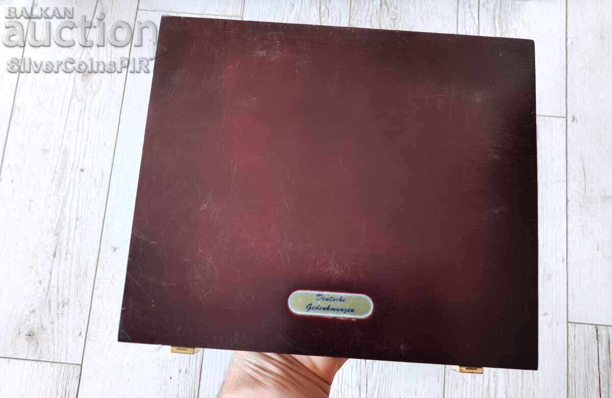 Cutie pentru 12 monede cu preț € 0.01 | 0.02 BGN