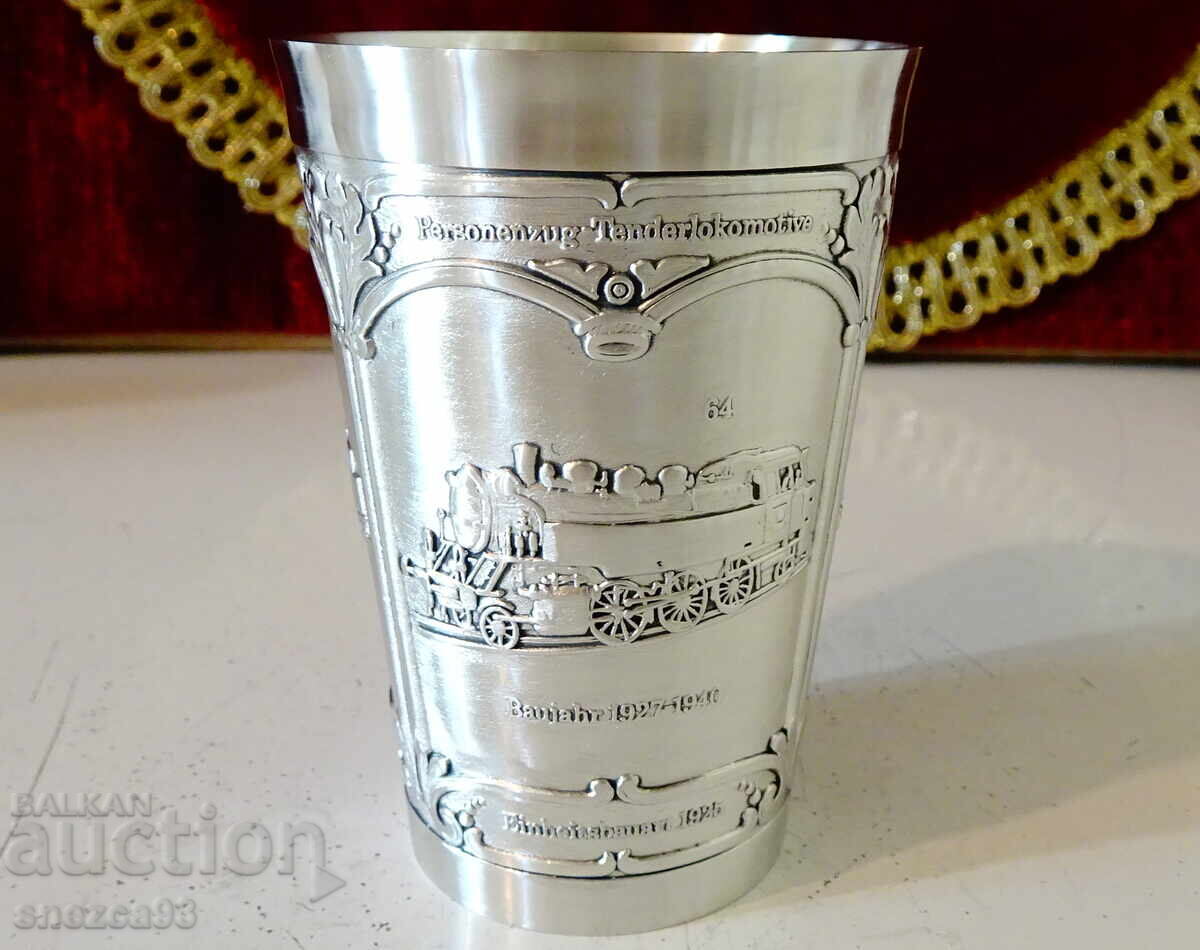 Pahar de vin din cositor Locomotivă, Tren 1925-1944 cu preț € 28.00 | 54.76 BGN