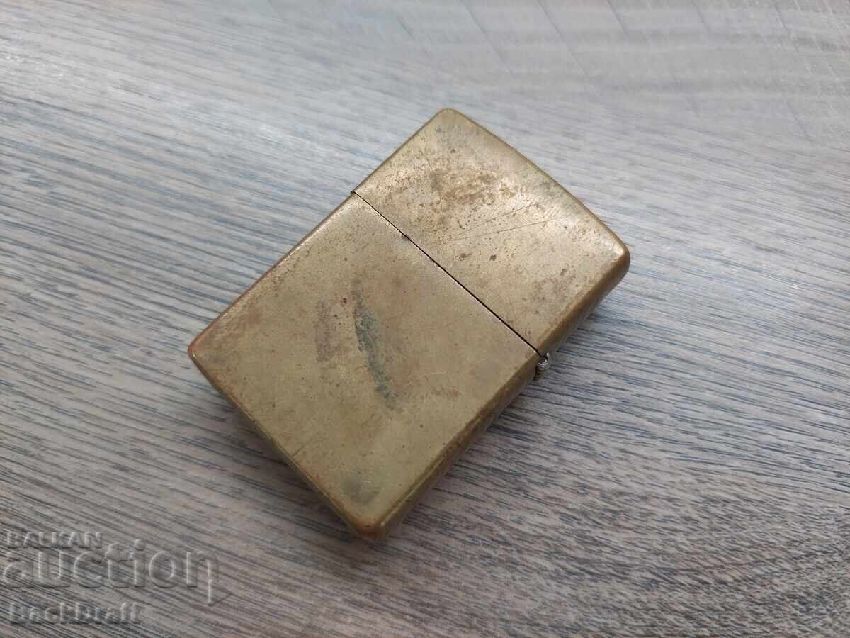 Licitație Brichetă originală pe benzină Brass Zippo Harley Davidson