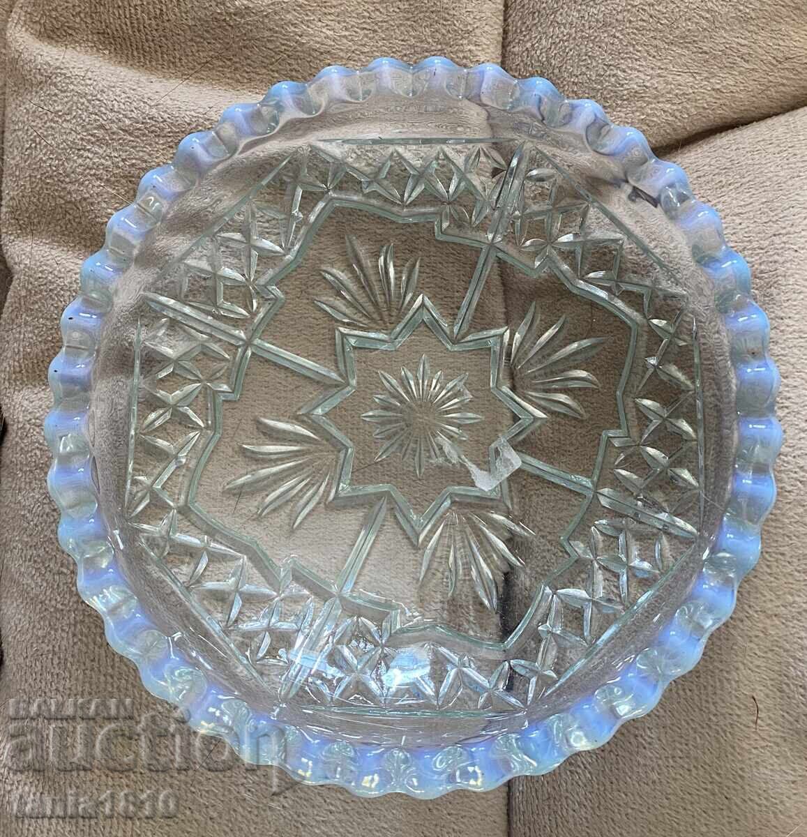 Licitație Bol mic din cristal de plumb transparent cu margine opalescentă albastră