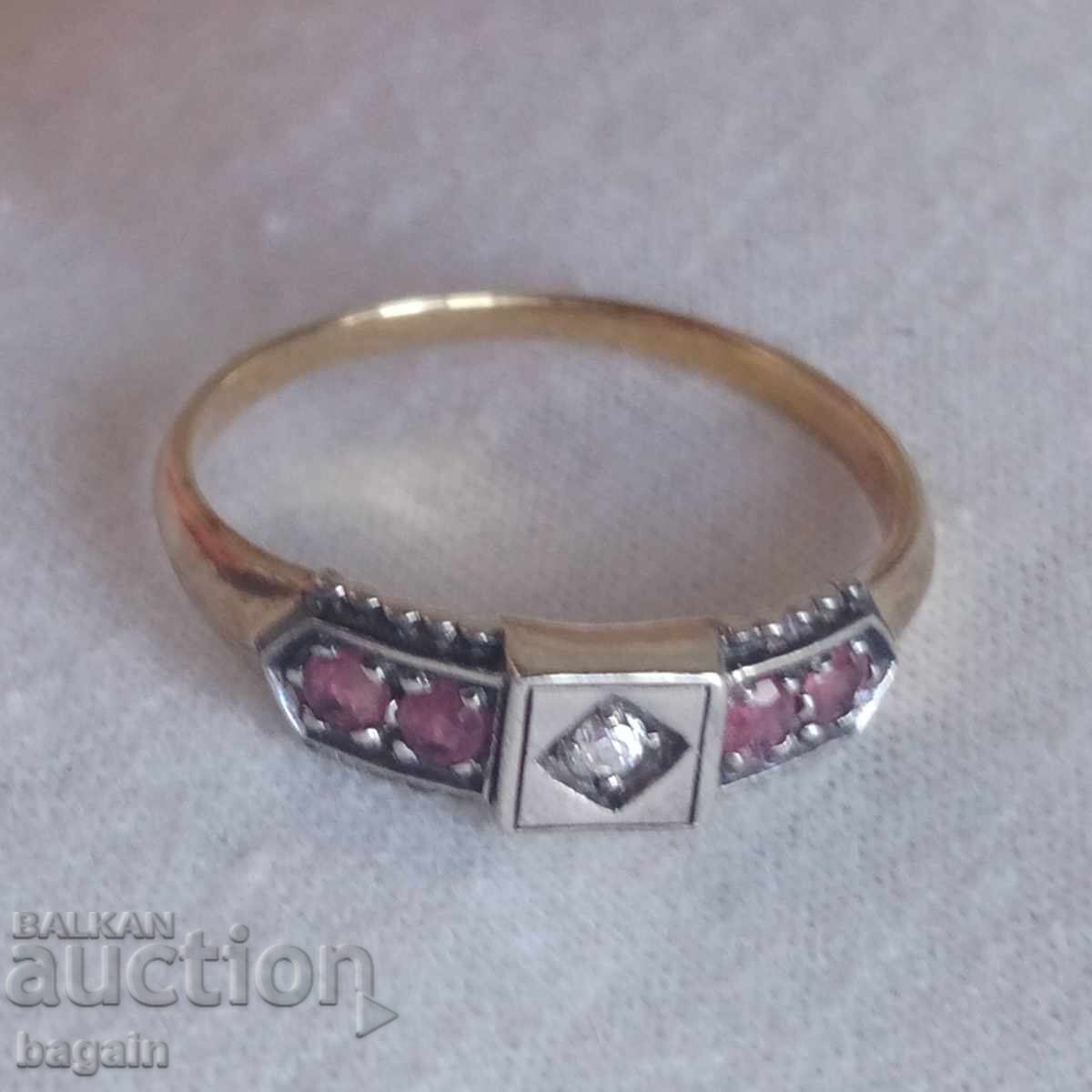 Lot de inele din argint cu rubine și placaj cu aur cu preț € 50.00 | 97.79 BGN Lot de inele din argint cu rubine și placaj cu aur cu preț € 50.00 | 97.79 BGN