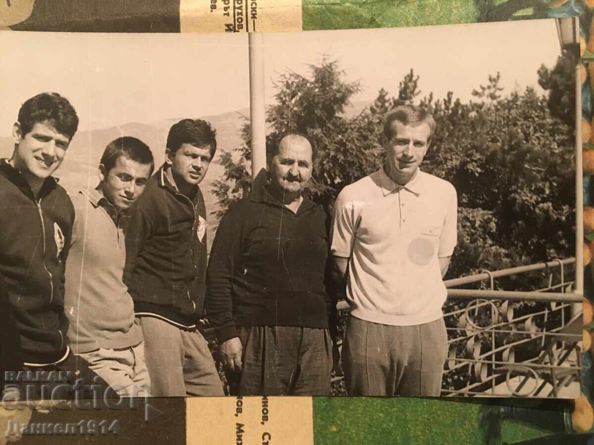 Доставка на Левски София Георги Аспарухов ГУНДИ