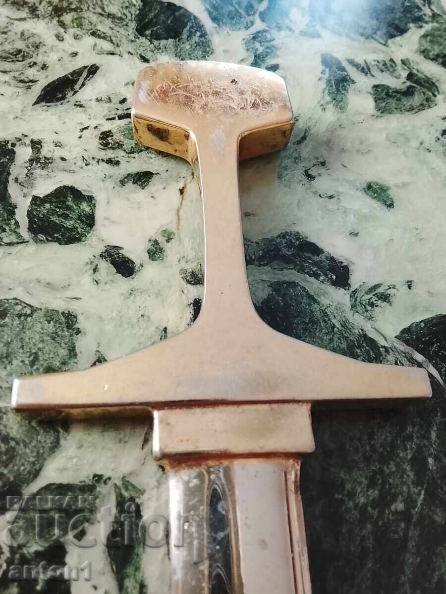 Licitație Cuțit pentru scrisori