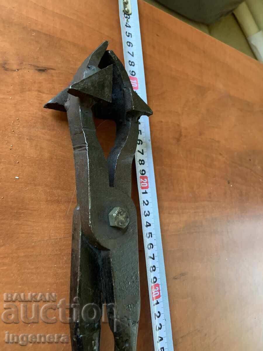 CLEȘTI SPECIALIZAȚI MARI FORJAȚI SCULĂ DE POTCOVAR cu preț € 29.00 | 56.72 BGN