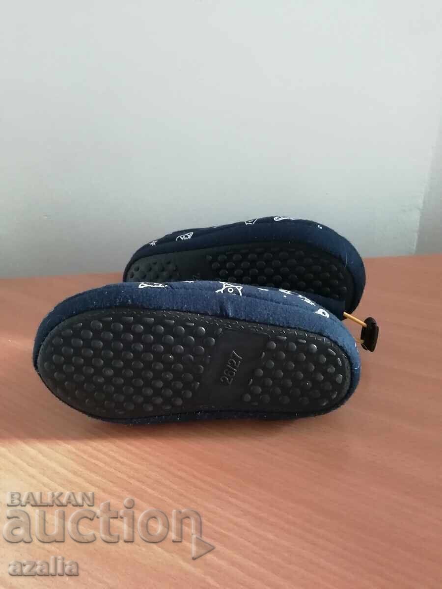 Delivery of Children's slippers size 26/27