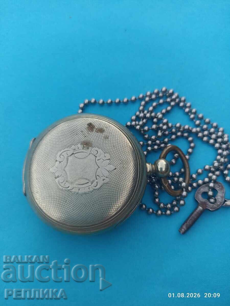 Ceas de buzunar de colecție cu preț € 25.00 | 48.90 BGN Ceas de buzunar de colecție cu preț € 25.00 | 48.90 BGN