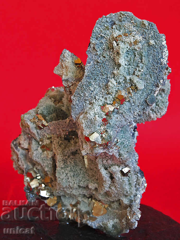 Exponat mineral unic (pirită, cuarț, calcit, galenă) cu preț € 8500.00 | 16624.62 BGN