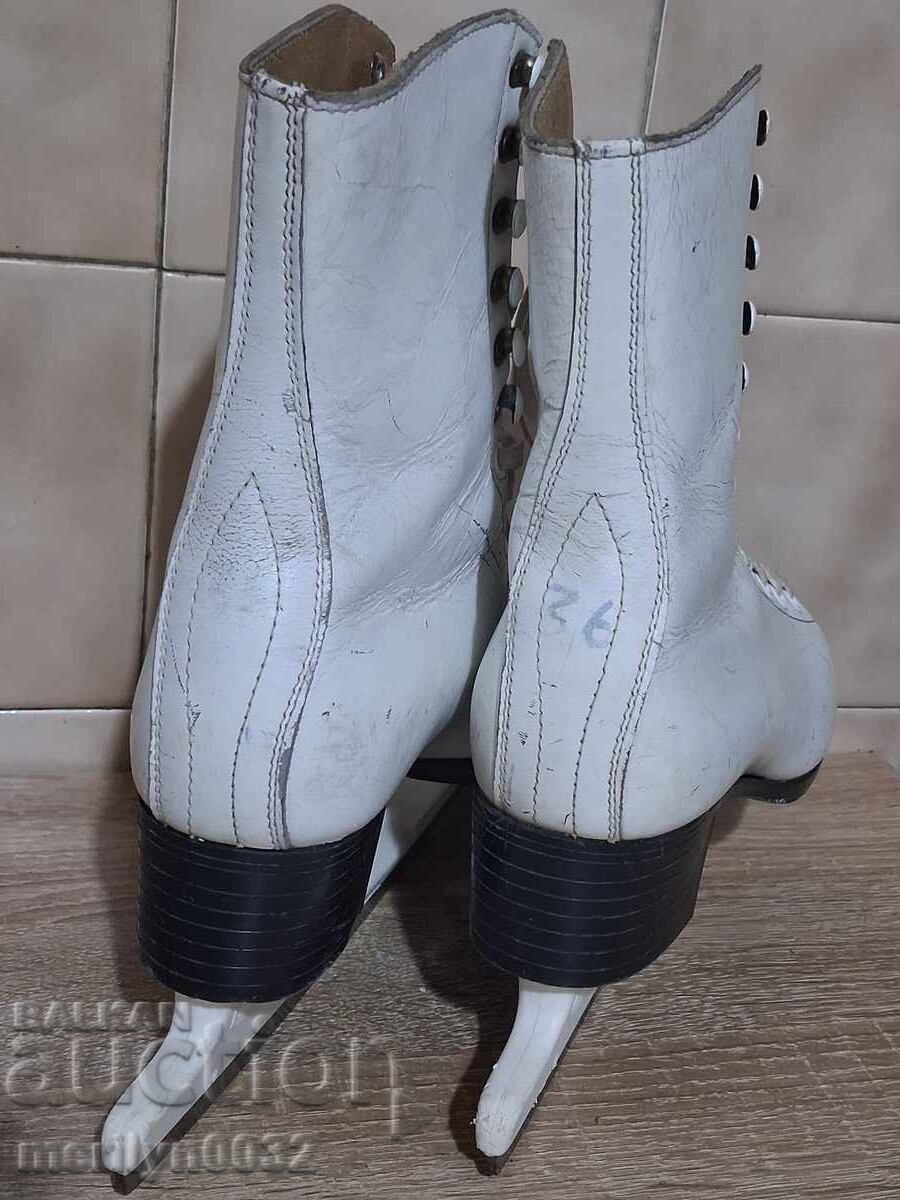 Vintage ice skates with price € 38.77 | 75.83 BGN