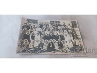 Fotografie T. Pazardjik Elevi din clasa a II-a B cu învățătoarea 1932