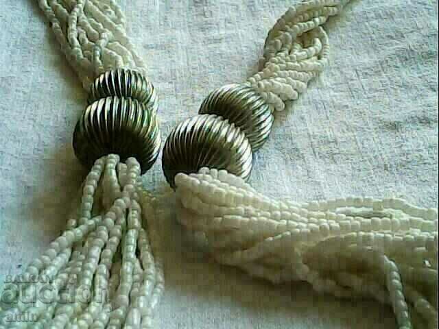 very beautiful bead necklace with price € 7.00 | 13.69 BGN