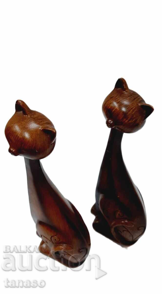 Retro cat figurines — set of two — polyresin - 6