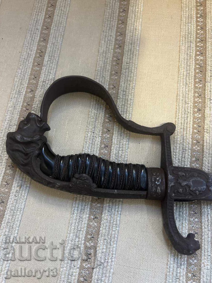 Sabie veche lamă cap de leu rubine cu preț € 11.00 | 21.51 BGN