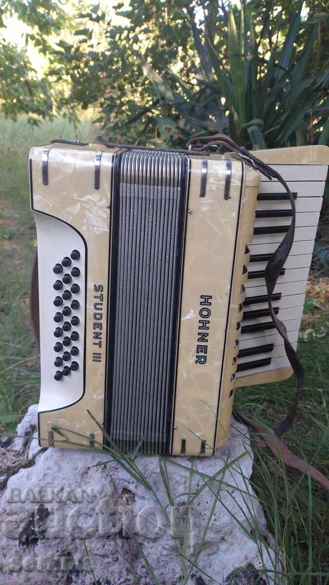 Accordion with price € 300.00 | 586.75 BGN