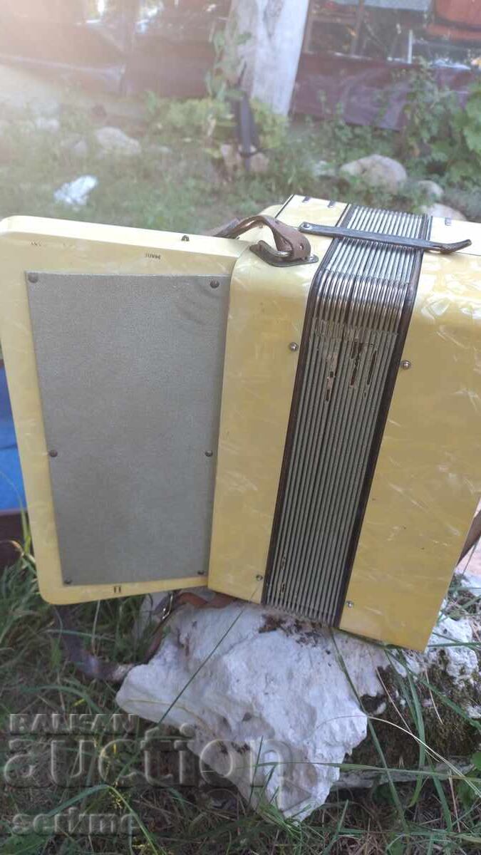 Delivery of Accordion