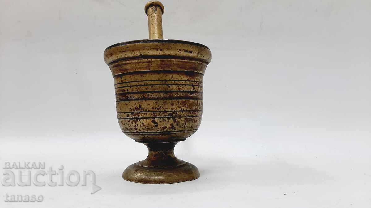Antique brass mortar and pestle — heavy — 1.77 kg with price € 32.00 | 62.59 BGN