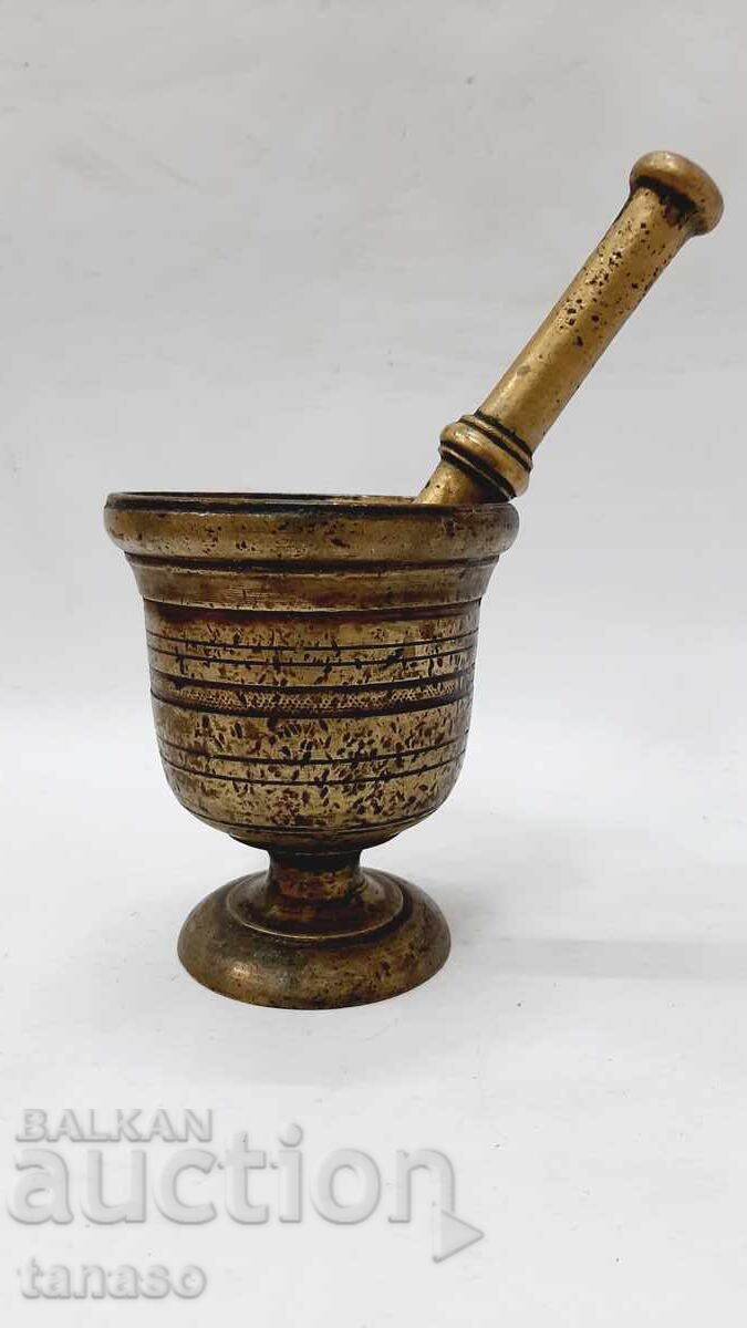 Auction  Antique brass mortar and pestle — heavy — 1.77 kg