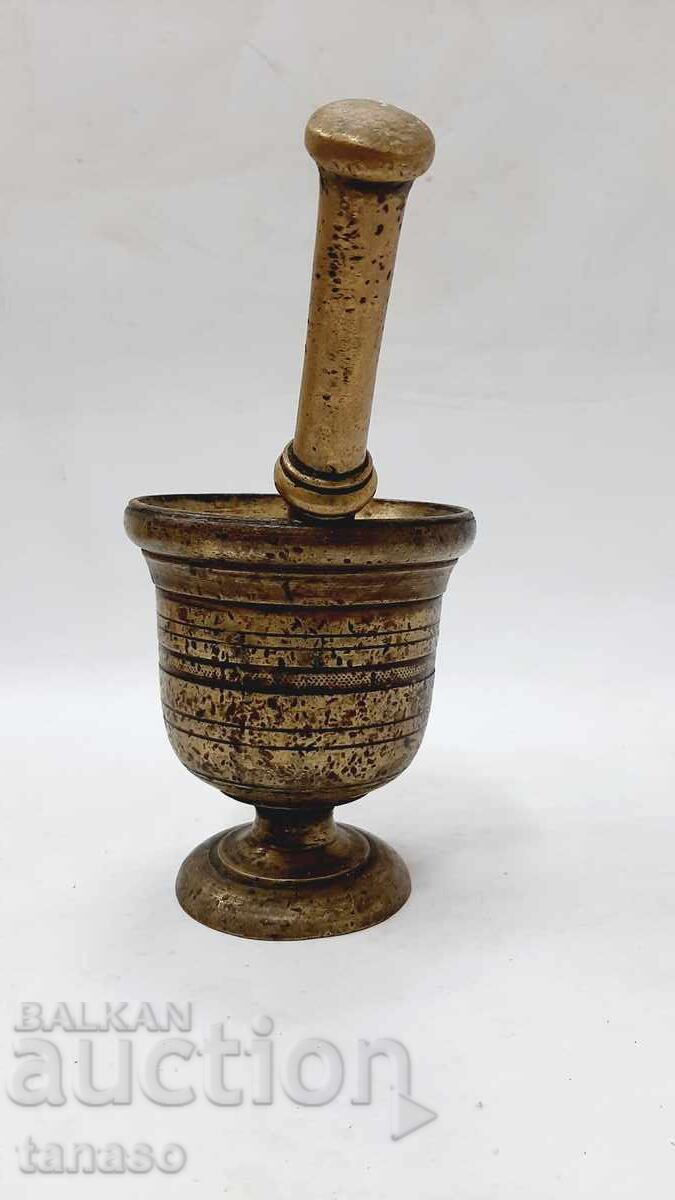 Delivery of Antique brass mortar and pestle — heavy — 1.77 kg
