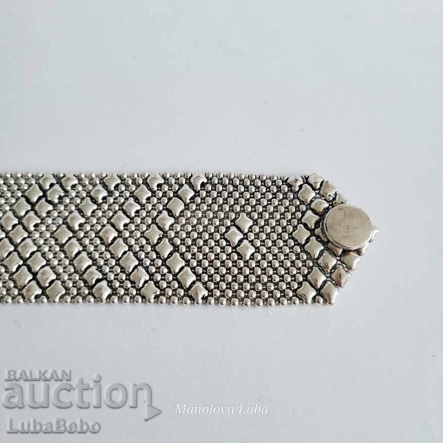 Μεταλλικό βραχιόλι τύπου μανσέτα (cuff bracelet) με τιμή € 50.00 | 97.79 BGN