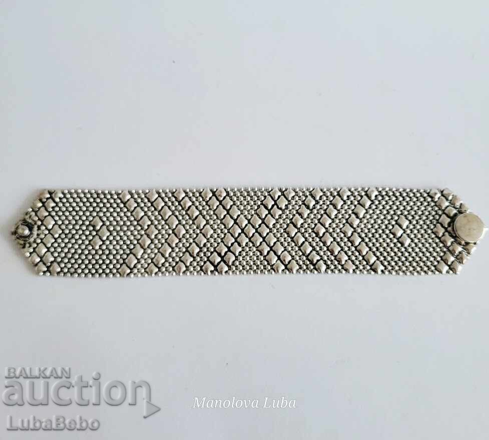 Μεταλλικό βραχιόλι τύπου μανσέτα (cuff bracelet)