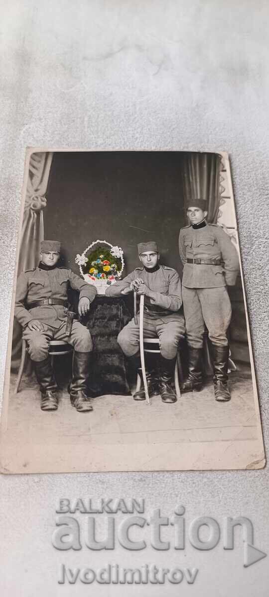 Снимка Трима войници Снимка Трима войници