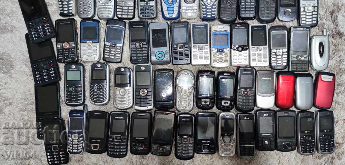 Licitație Lot mare deșeuri electronice 90 telefoane 90 plăci de bază și altele BZC