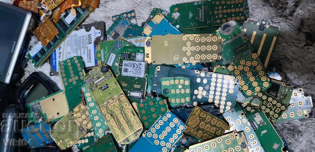 Lot mare deșeuri electronice 90 telefoane 90 plăci de bază și altele BZC - 6